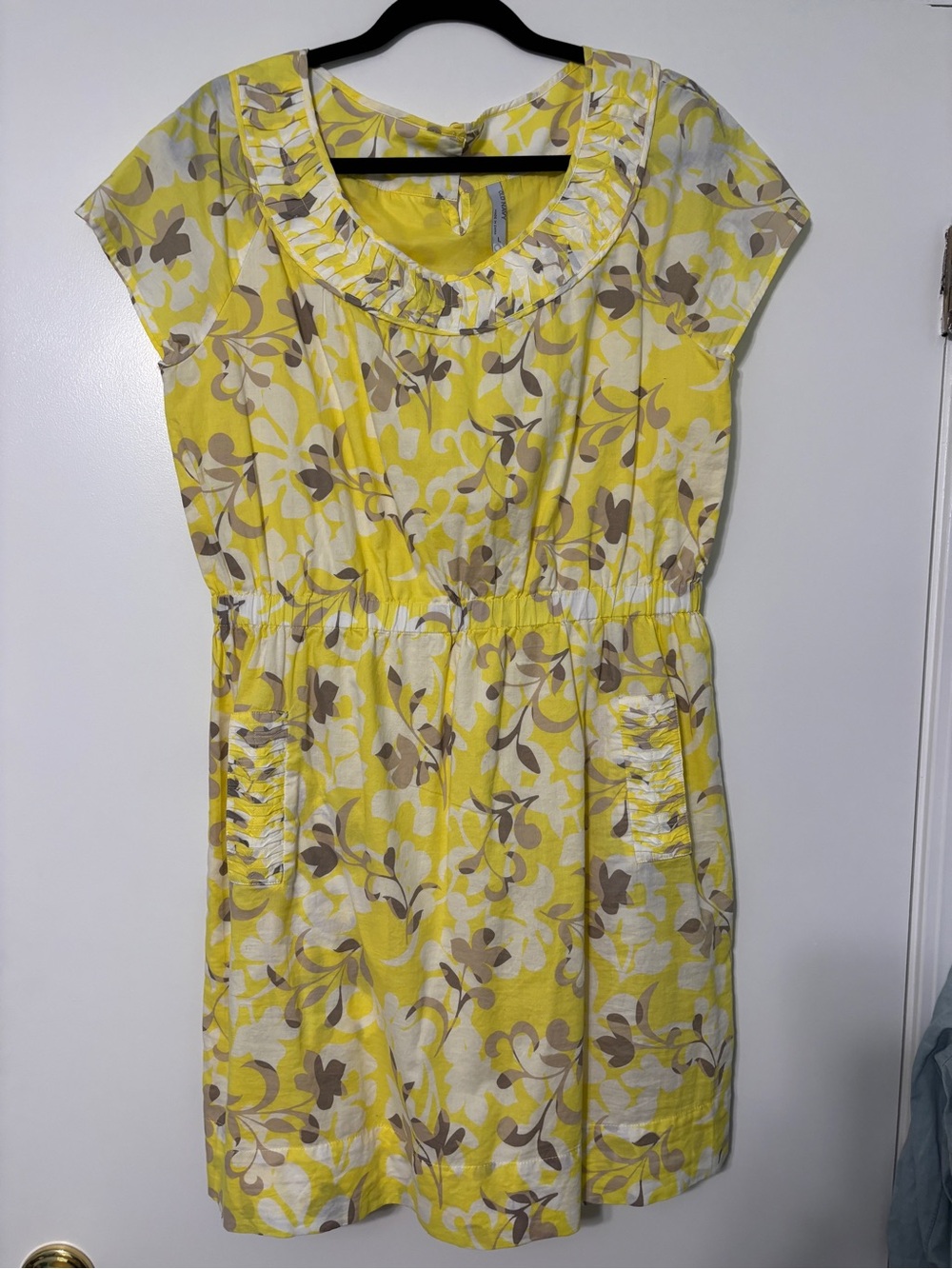 Old Navy Yellow Floral capped sleeve dress